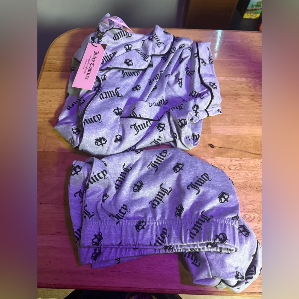 Juicy Couture Gray Pajama Set. Top and shorts